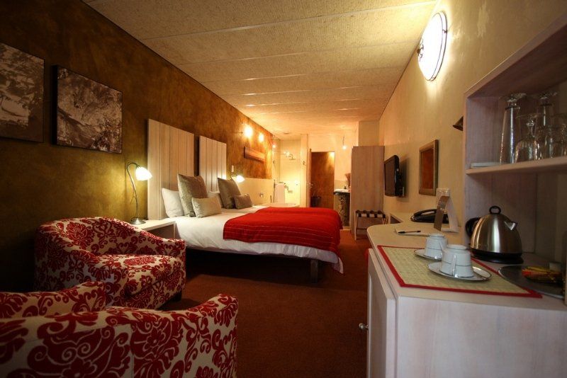 アフリカン ロック ホテル アンド スパ ケンプトンパーク エクステリア 写真